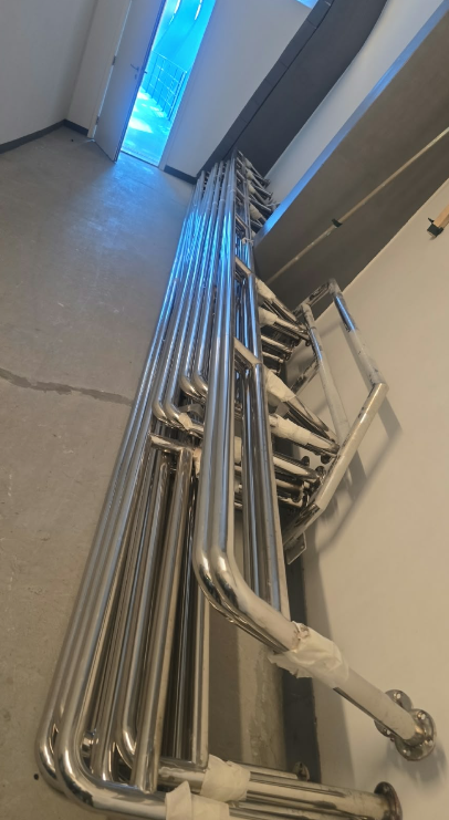 Stainless steel pipes and fittings scrap